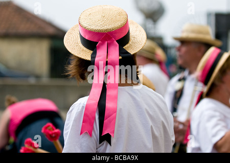 Un ballerino femmina da prua n campane Morris lato a un festival di musica popolare in Essex. Foto di Gordon Scammell Foto Stock