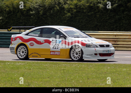 Martin Johnson British Boulevard Team Racing Vauxhall Astra Coupe, circuito di Croft, BTCC 2009. Foto Stock