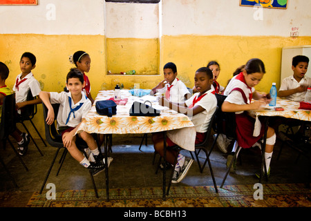 Cuba havana all ora di pranzo nella scuola Foto Stock