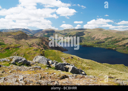 Vista su Ullswater dal vertice di Hallin cadde nel Parco Nazionale del Distretto dei Laghi. Foto Stock