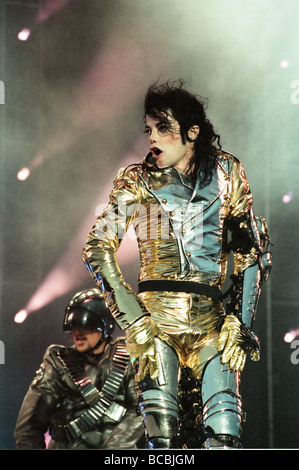 Michael Jackson visto qui sul palco a Sheffield 10 Luglio 1997 Foto Stock