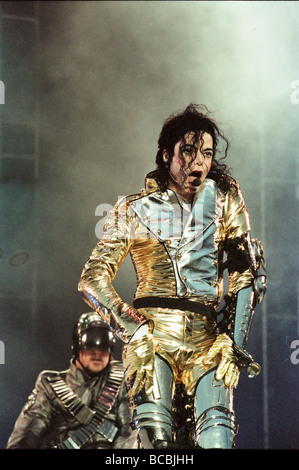 Michael Jackson visto qui sul palco a Sheffield 10 Luglio 1997 Foto Stock