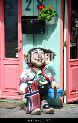 Norwegian Troll (folklore nordico) negozio all'aperto, Øvre Holmegate, Stavanger, Rogaland, Norvegia Foto Stock
