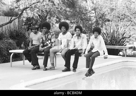 Jackson cinque a casa a Los Angeles il 23 febbraio 1973 Caption locale Tito Jackie Jermaine Marlon Michael Foto Stock