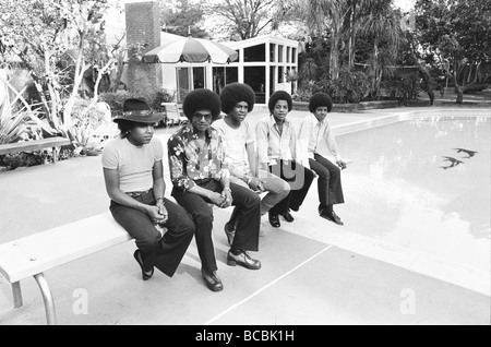 Jackson cinque a casa a Los Angeles il 23 febbraio 1973 Caption locale Tito Jackie Jermaine Marlon Michael Foto Stock