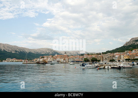 La vista di Baska dal mare Foto Stock