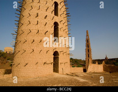 Il Burkina Faso. Il Sahel. Città di Bani. In stile sudanese moschee.minareti. Foto Stock