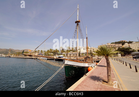 Barche ormeggiate nel porto di Cartagena, Costa Calida, Spagna Foto Stock