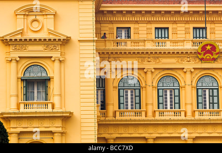 Dettaglio del coloniale Palazzo Presidenziale di Hanoi originariamente costruito nel 1906 come Palazzo del Governatore Generale dell Indocina Foto Stock