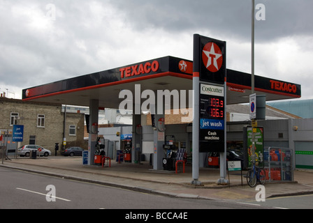 Texaco stazione di benzina in battersea,Londra,uk Foto Stock