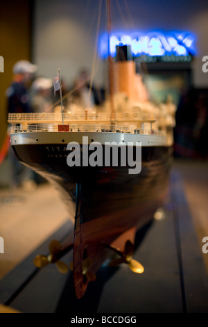 Un modello del Titanic sul display in un museo Foto Stock