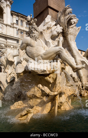 La fontana dei Quattro Fiumi Piazza Navona Roma Italia Foto Stock