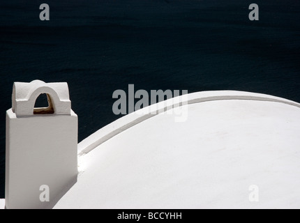 Dettaglio del dipinto di bianco edificio greco Foto Stock