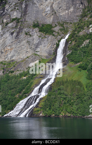 Piccolo waterffall, Geiranger Fjord, More og Romsdal, Norvegia Foto Stock