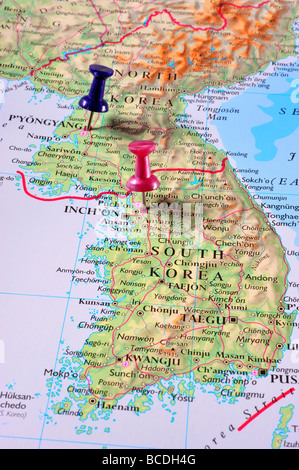 Mappa pins in Corea del Nord e Corea del Sud mappa Foto Stock