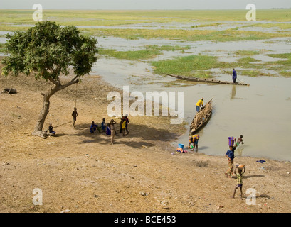 Mali. Il Sahel. Fiume Niger durante la stagione delle piogge. All'interno di delta. Foto Stock