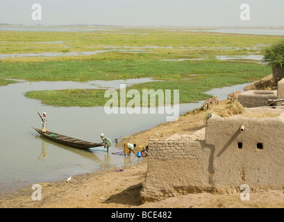 Mali. Il Sahel. Fiume Niger durante la stagione delle piogge. All'interno di delta. Foto Stock