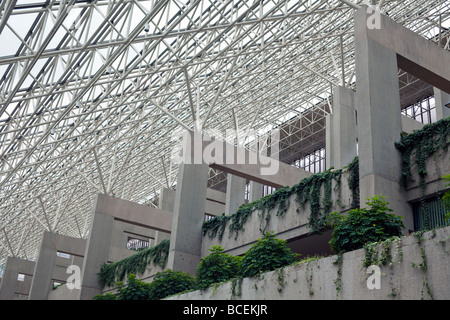 La legge provinciale tribunali, Robson Square, Vancouver, BC, Canada Foto Stock