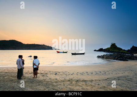 I pescatori, Om Beach, Gokarna, Kerala, India Foto Stock