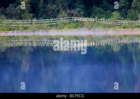 India, Sikkim Khecheopalri, sul lago - lago Santo molto venerata dai buddisti SKikkimese Foto Stock