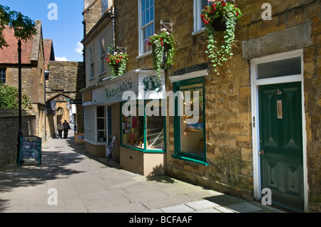 Church Lane Sherborne verso il museo e centro storico Dorset Regno Unito Foto Stock