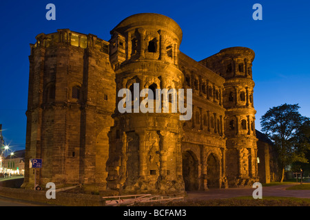 In Germania, in Renania Palatinato, Mosel River Valley, Trier Porta Nigra Foto Stock