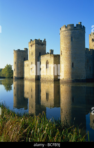 Inghilterra, East Sussex, Castello Bodiam Foto Stock