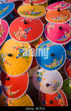 Thailandia Chiang Mai, ombrello Display a Borsang Village Foto Stock