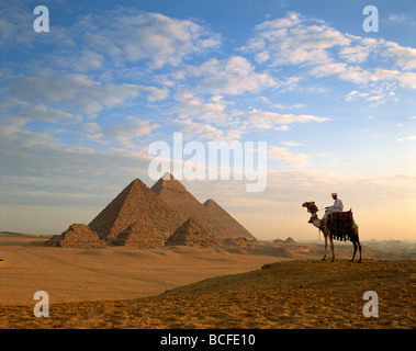 Egitto Giza, le Piramidi Foto Stock