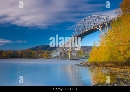 Stati Uniti d'America, Vermont, Lago Champlain, punto camino ponte tra punto di camino VT e Crown Point NY Foto Stock