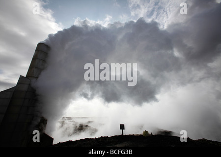 Svartsengi Power Plant, penisola di Reykjanes vicino a Keflavik, Islanda Foto Stock