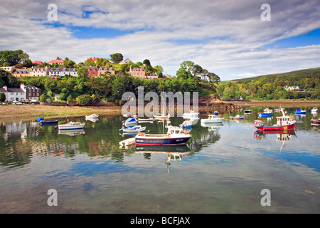 Barche da pesca ormeggiate nel porto a Portree, Isola di Skye in Scozia, Regno Unito 2009 Foto Stock