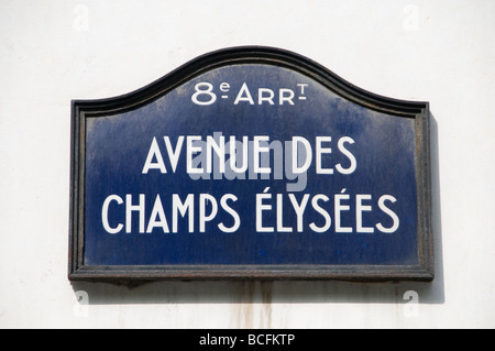 Avenue Des Champs Elysees Parigi Francia Moda Foto Stock