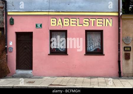 In vetrine nel quartiere Kazimierz, Cracovia in Polonia Foto Stock