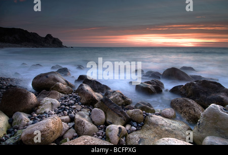 Alba alla Chiesa Ope Cove sull'isola di Portland Dorset Foto Stock