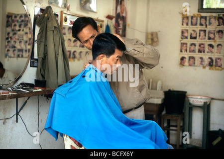 Myanmar Kyaing Tong barbiere Foto Stock