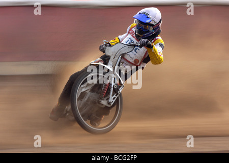 Speedway racing a Svansta race track a Nyköping, Svezia. Team Griparna. Foto Stock