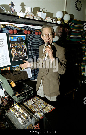 Dj derek Derek Morris bristol bianco base reggae, Ska e dub dj famoso per essere bianco e ritirato la riproduzione di musica nera Foto Stock