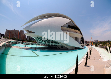 Il Valencia Opera house e performing arts center nella Città delle Arti e delle scienze è dedicata alla musica e la Scenic arti. Foto Stock