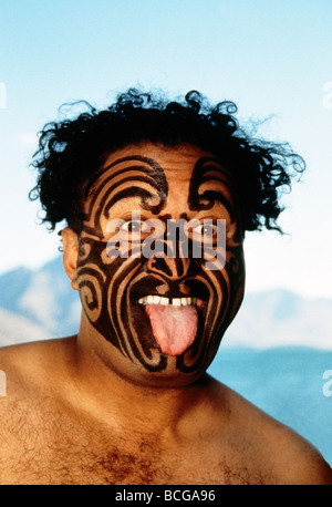 Tradizionale saluto Maori in Nuova Zelanda Foto Stock