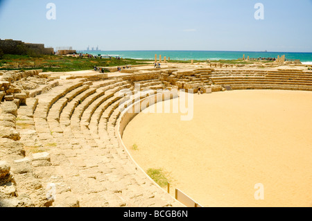 Israele Cesarea arcuata di spettatori posti presso l'Ippodromo costruito dal re Erode il primo secolo A.C. Foto Stock