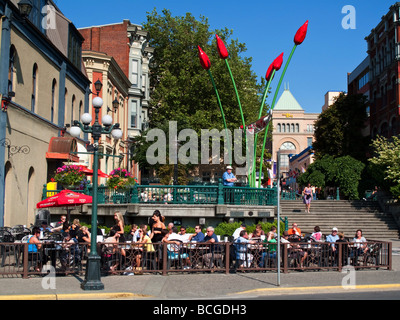 Street Cafe Victoria sull isola di Vancouver in estate Canada America del Nord Foto Stock