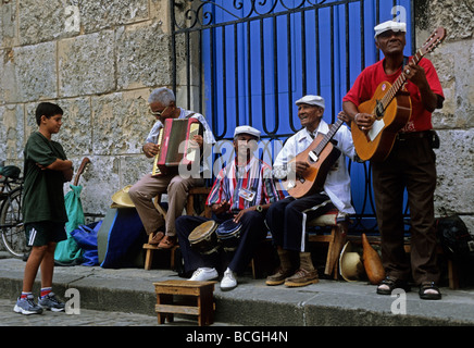 Musicisti di strada la Habana Vieja Foto Stock