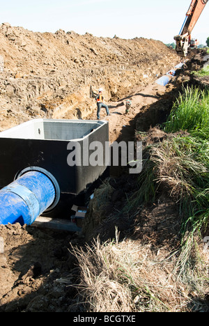 Tubo di acqua essendo prevista al Louis Clark regionale sistema acqua Costruzioni di pipeline sito in Sud Dakota Foto Stock