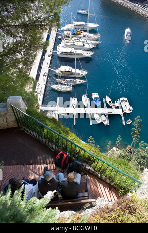 Port de Fontvieille Monaco Monte Carlo con tourist e yacht Foto Stock
