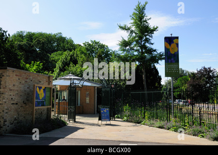 Il nuovo ingresso al Cambridge University Botanic Garden in Trumpington Road Cambridge Inghilterra REGNO UNITO Foto Stock