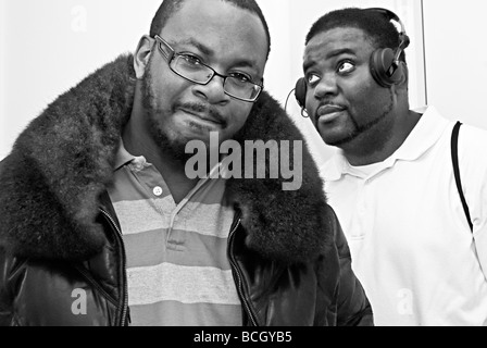 Dj big ted kiss 100 radio presenter e ty aka Ben Chijioke al best of british urban in Birmingham town hall nel 2007 Foto Stock