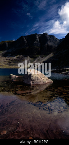 Coire Mhic Fhearchair e la tripla contrafforte di Beinn Eighe, Torridon, Wester Ross, Scozia Foto Stock