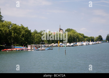 Lindau Baviera Germania UE può guardare attraverso il Bodensee per un porto turistico di questa città su un isola del lago di Costanza Foto Stock