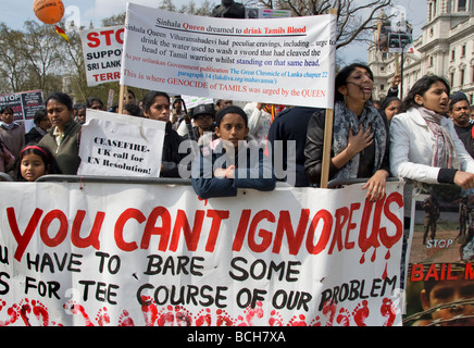 Popolo Tamil occupano Piazza del Parlamento a Londra per protestare contro il genocidio dal governo dello Sri Lanka Aprile 2009 Foto Stock